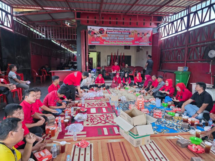 Fit and Proper Test Calon Ketua PAC PDI Perjuangan Se-Labusel Dirangkai Buka Puasa Bersama dan Aksi Berbagi Takjil