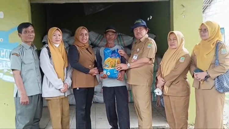 Respons Cepat Pascabanjir, Pemkab Bekasi Bantu 200 Hektare Lahan Sawah dengan Benih Padi