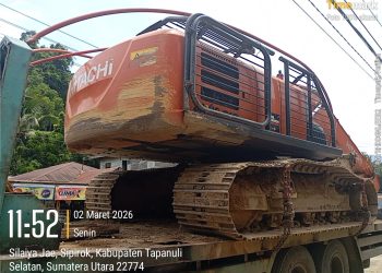 Brimob Polda Sumut Amankan Dua Ekskavator Diduga untuk Tambang Emas Ilegal di Tapanuli Selatan