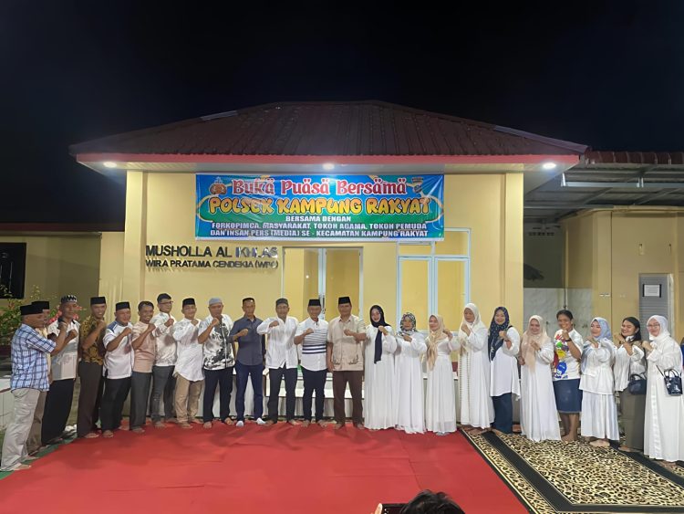 Wakapolres Labusel Buka Puasa Bersama di Polsek Kampung Rakyat