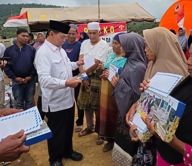 Syahrul Pasaribu Beri Semangat Warga Korban Banjir Tapanuli Selatan, Dorong Percepatan Pembangunan 118 Huntap