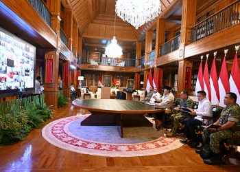 Panglima TNI Dampingi Presiden RI Resmikan 218 Jembatan