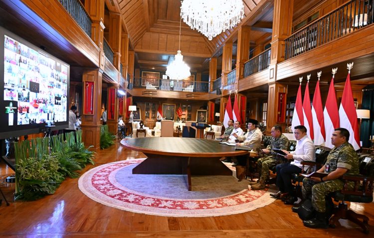 Panglima TNI Dampingi Presiden RI Resmikan 218 Jembatan