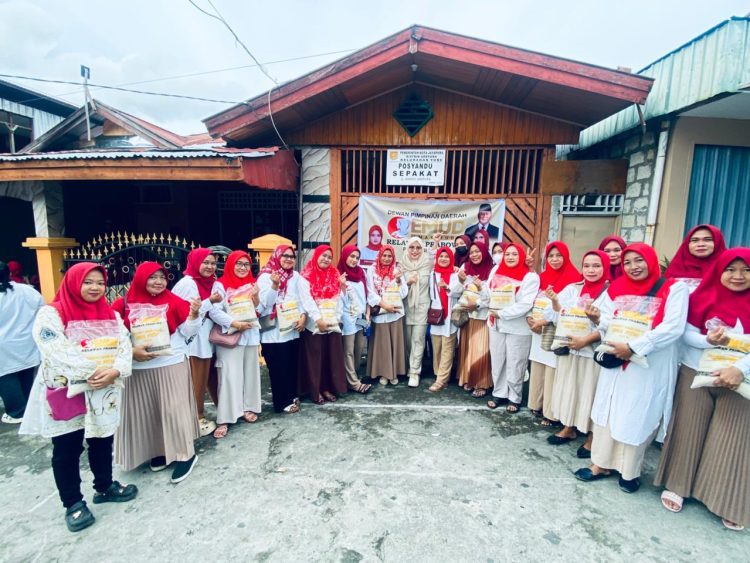 Aksi Ramadan EMUD di Papua: Relawan Salurkan Beras dan Takjil Lewat Program Nasional EMUD 100 Ribu Pax Beras