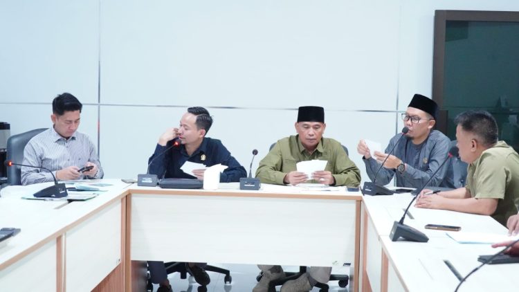 DPRD Kabupaten Bekasi Mediasi Aduan Warga soal Dugaan Parkir Liar Perusahaan di Sukadanau