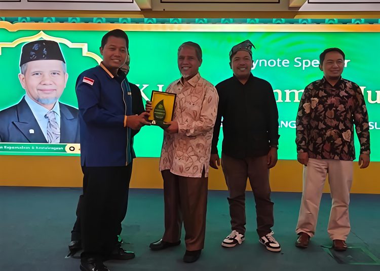 Hadiri Dialog Publik Bedah KUHP Baru, KH Muhammad Nuh: Jangan-Jangan Masih “Kebelanda-belandaan”