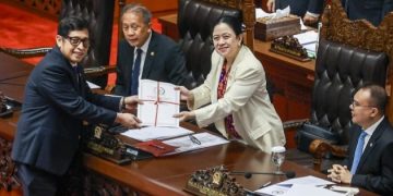 Tok! DPR RI Sahkan RUU PSDK dan RUU PPRT Jadi UU