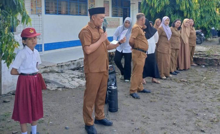 Bupati Labuhanbatu Melalui Kadis Pendidikan Sosialisasikan Gerakan ASRI di SD Negeri 02 Ransel