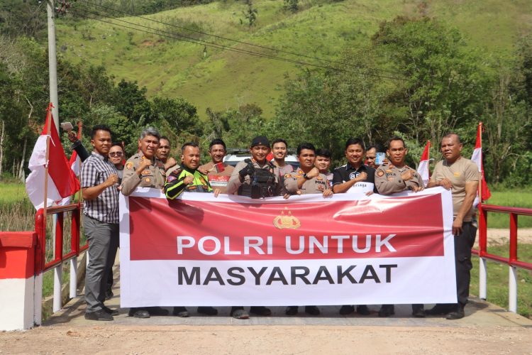 Polres Tapsel Gelar Bakti Sosial, Perbaiki Jembatan Rusak di Angkola Timur: Akses Warga Kini Kembali Lancar