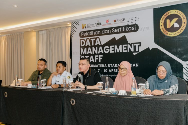 Hadapi Era AI, FEBI UIN Sumatera Utara Perkuat Kompetensi Tenaga Kependidikan Lewat Pelatihan Pengelolaan Data