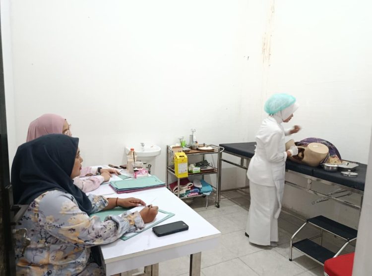 UAP Semester 6 Digelar, Mahasiswa Kebidanan Universitas Aufa Royhan Tunjukkan Kompetensi Profesional