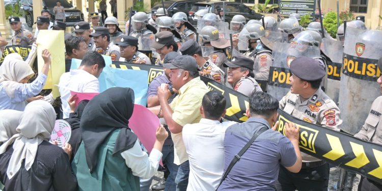 Simulasi Sispam Polres Labuhanbatu Selatan, Situasi Mencekam Berakhir Humanis dan Kondusif
