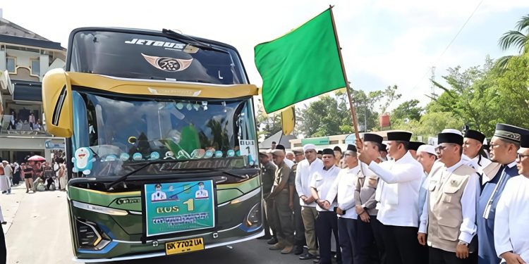 Bupati Madina Lepas 342 Calon Haji 2026, Tekankan Kesehatan dan Kebersamaan