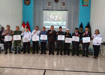 Kalapas Padangsidimpuan Serahkan Penghargaan Mitra Kerja dan Tokoh Terbaik dalam Rangkaian Tasyakuran HBP ke-62