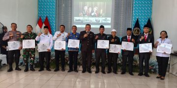 Kalapas Padangsidimpuan Serahkan Penghargaan Mitra Kerja dan Tokoh Terbaik dalam Rangkaian Tasyakuran HBP ke-62