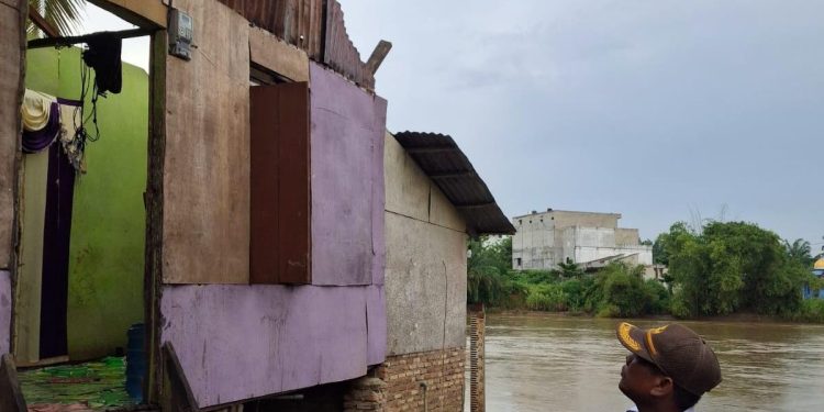 Angin Kencang Terjang Kotapinang, Lurah Imbau Warga Waspada Cuaca Ekstrem dan Banjir