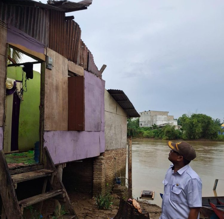 Angin Kencang Terjang Kotapinang, Lurah Imbau Warga Waspada Cuaca Ekstrem dan Banjir