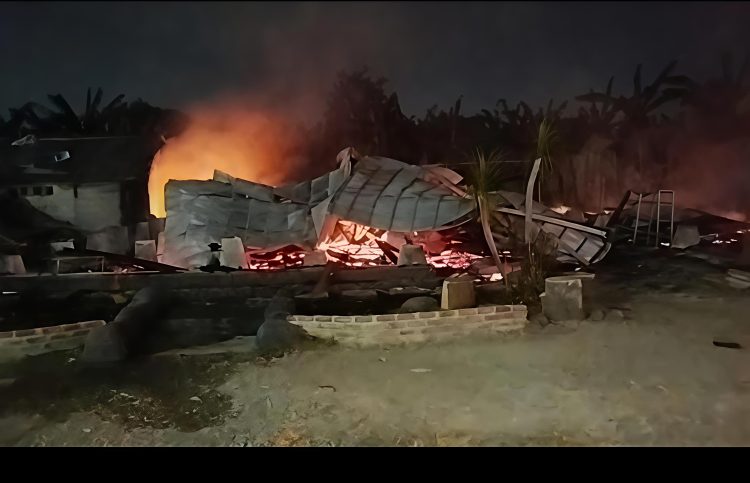 Kebakaran Asrama Ponpes Darul Fuqoha Tambun Selatan, 5 Unit Damkar Dikerahkan