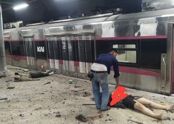 Argo Bromo Anggrek Seruduk KRL di Stasiun Bekasi Timur, KAI Mohon Maaf !