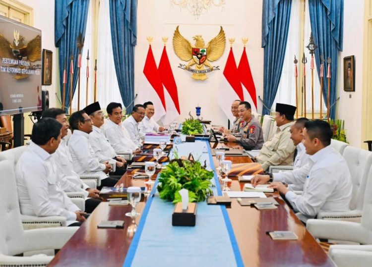Prabowo Putuskan Polri Tetap Berada Langsung di Bawah Presiden