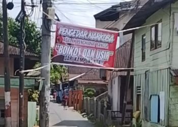 Makin Meresahkan! Warga Gang Dame Wek VI Pasang Baliho Anti-Narkoba: Pengedar adalah Pengkhianat Bangsa
