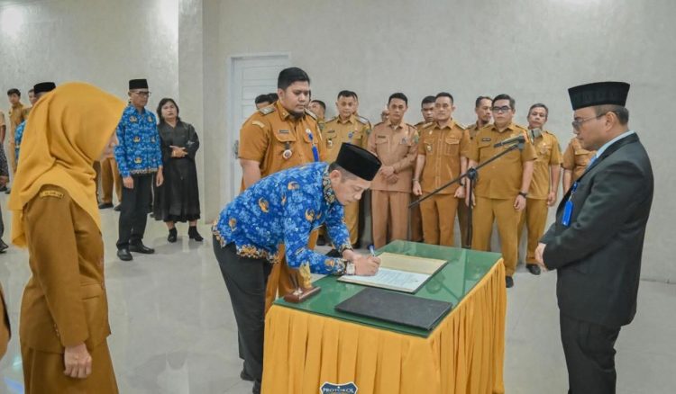 Wali Kota Padangsidimpuan Lantik Lima Pejabat JPT Pratama, Tekankan Integritas dan Kinerja