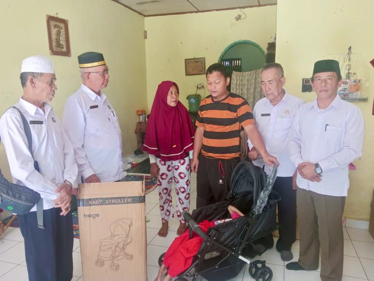 BAZNAS Labuhanbatu Salurkan Bantuan Kursi Roda untuk Anak Penyandang Cerebral Palsy di Rantau Utara