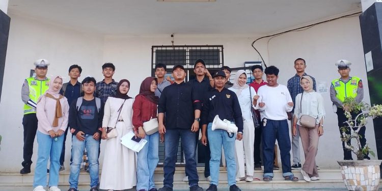 Mahasiswa Geruduk Dinas Pendidikan Tapsel, Ultimatum Aksi Jilid II Jika Tuntutan Tak Direspons