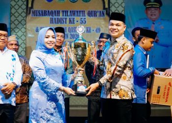 Bupati Labuhanbatu Tutup MTQ ke-55 dan FSQ ke-40, Rantau Selatan Juara Umum
