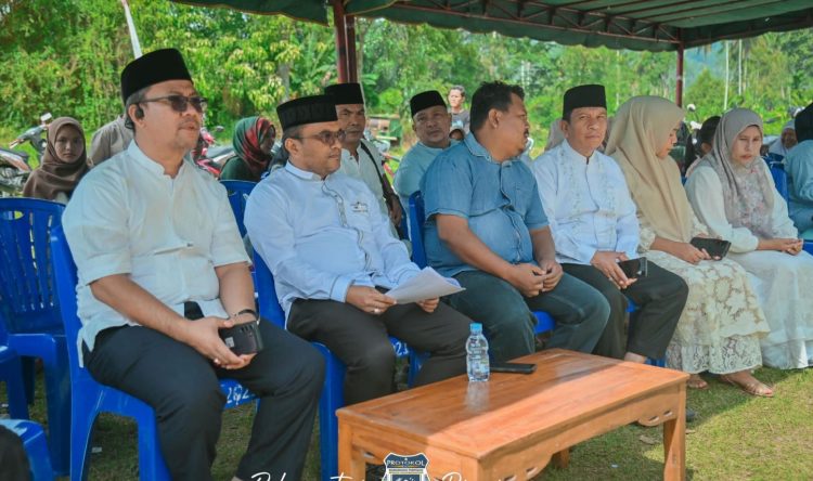 Wali Kota Padangsidimpuan Saksikan Penyembelihan Sapi Kurban Presiden di Manunggang Julu