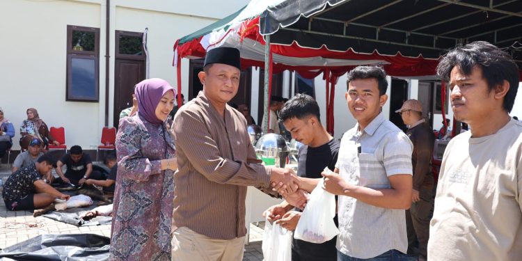 Idul Adha 1447 H, Polres Tapsel Sembelih 15 Sapi Kurban di Masjid Al-Muhtadin