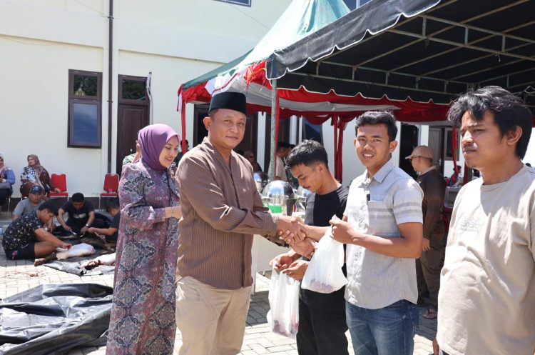 Idul Adha 1447 H, Polres Tapsel Sembelih 15 Sapi Kurban di Masjid Al-Muhtadin