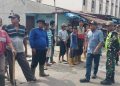 Lurah Kotapinang Bersama TNI-Polri dan Damkar Gotong Royong Bersihkan Parit Kota