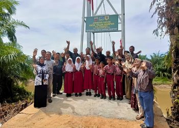 Danramil 11/Kotapinang Gelar Syukuran Perbaikan Jembatan Perintis Garuda di Teluk Rampah