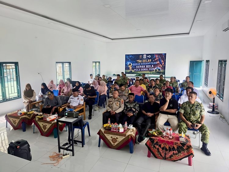 TNI Gelar Nobar Kebangsaan Piala Dunia 2026 di Aula Koramil Kotapinang, Pererat Persatuan dan Semangat Nasionalisme