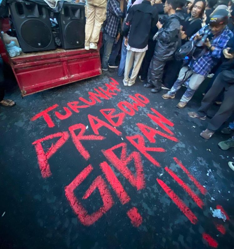 Aksi “Rakyat Memanggil” di Gejayan, Kritik Kinerja Prabowo-Gibran