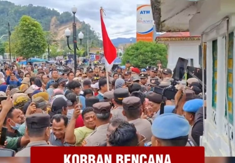 Masyarakat Terdampak Bencana Geruduk Kantor Bupati Tapteng, Tuntut Jadup