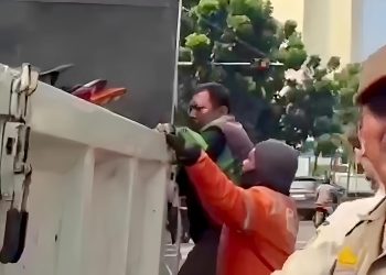 Viral! Driver Ojol Menangis Histeris Saat Razia Parkir Liar di Jatinegara Timur