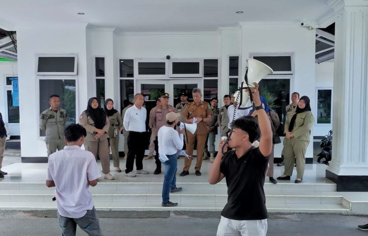 GMRN Gelar Aksi Damai di Kantor Wali Kota Padangsidimpuan, Soroti Transparansi Pengelolaan Zakat dan Keterbukaan Informasi Publik