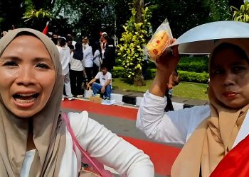 Massa Aksi Masyarakat Jakarta Timur Pendukung MBG Akui Dapat Rp100ribu, Buah dan Roti