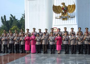 BNN Ziarah dan Tabur Bunga di Hut Bhayangkara ke-80