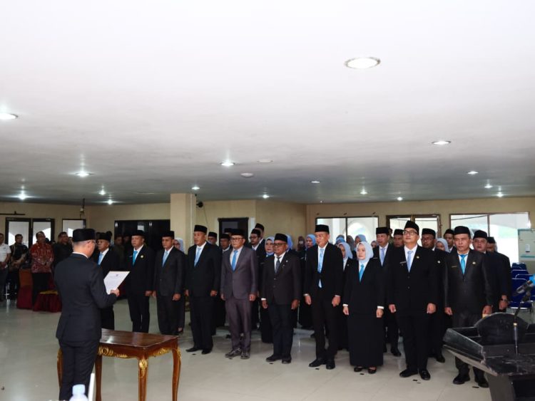 Bupati Labusel Lantik 43 Pejabat, Tegaskan Jabatan Adalah Amanah: Kinerja Nyata Jadi Ukuran Utama