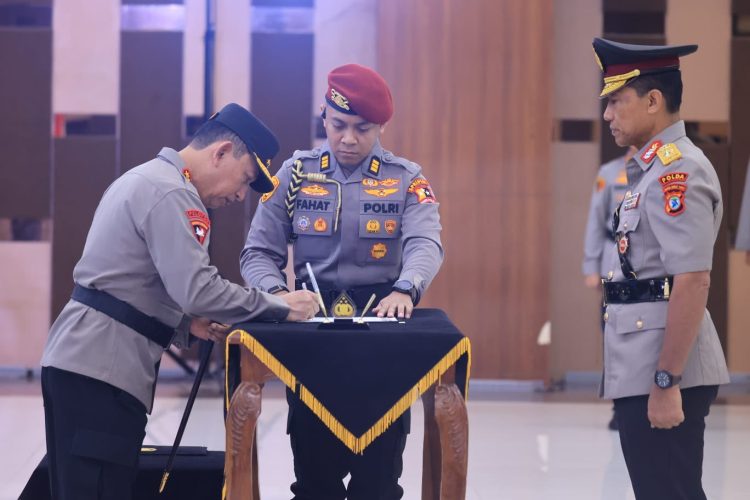 Polri Laksanakan Kenaikan Pangkat 87 Perwira Tinggi, Empat Perwira Raih Bintang Tiga