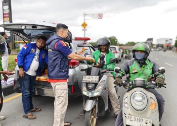 Sempena HUT ke-53, KNPI Kepri Bagikan Ratusan Paket Beras untuk Masyarakat dan Pengemudi Ojek Online