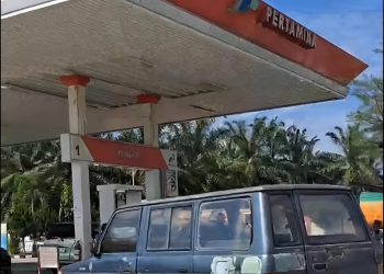 Warga Keluhkan Sulitnya Mendapatkan BBM di SPBU Jalur 2 Sibuhuan, Antrean Setiap Hari