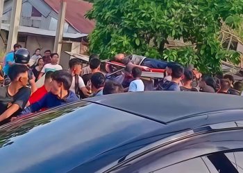 Dampak Kelangkaan BBM Pasien Ambulan Terpaksa Diturunkan di Jalan