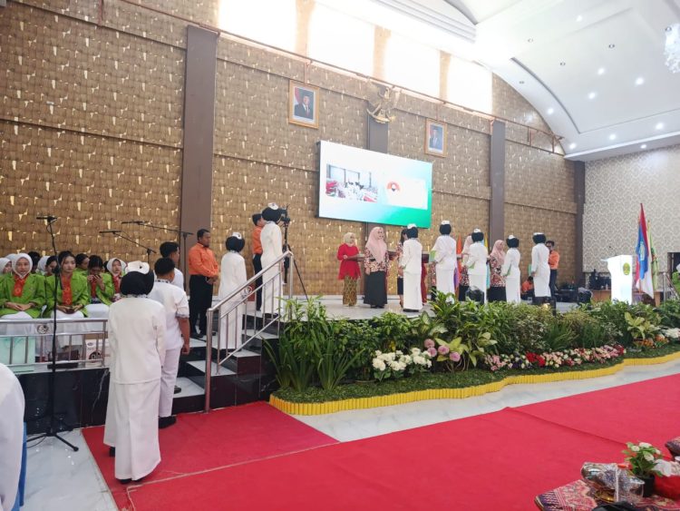 Ucap Janji Kepaniteraan Klinik, Mahasiswa Keperawatan dan Teknologi Bank Darah Universitas Aufa Royhan Siap Jalani Praktik Profesional