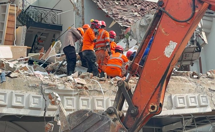 Tim SAR Gabungan Temukan Satu Korban Meninggal Ledakan Gas Rumah Tangga di Medan Polonia
