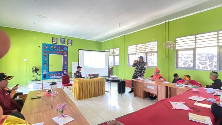PENYULUHAN BAHAYA NARKOBA BABINPOTMAR POSAL MEMPERUK KEPADA PELAJAR SMP N 3 MUNJAN KABUPATEN KEPULAUAN ANAMBAS