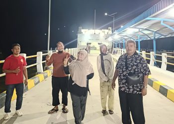 Menyusuri Laut Aceh, Pembina Yayasan Universitas Aufa Royhan Marlan Hadi Salurkan Beasiswa bagi Pelajar di Pulau Banyak dan Simeulue